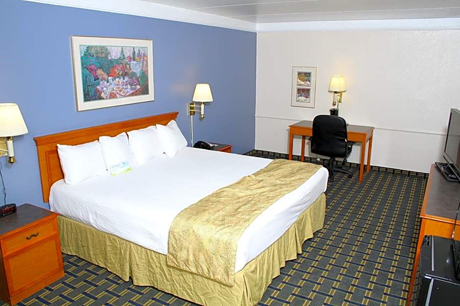 Days Inn by Wyndham Houston