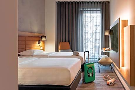 Moxy Twin Room