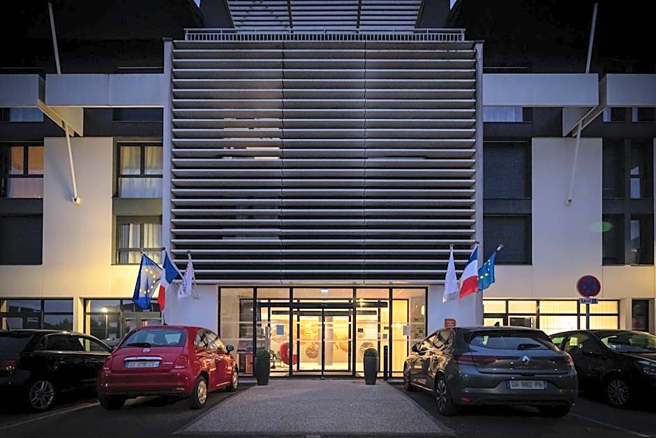 Néméa Apparthotel Stadium