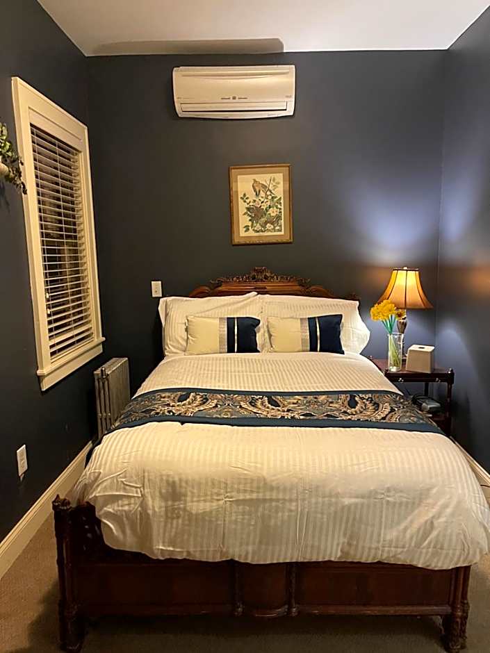 DeBary Inn