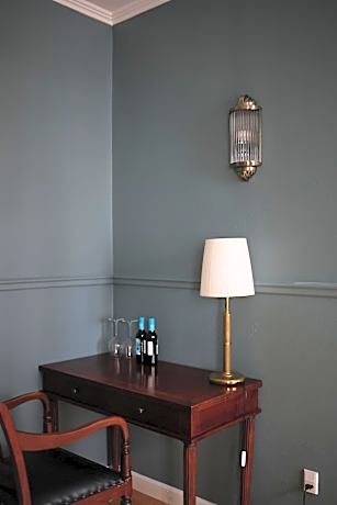 X-Large with Bathtub