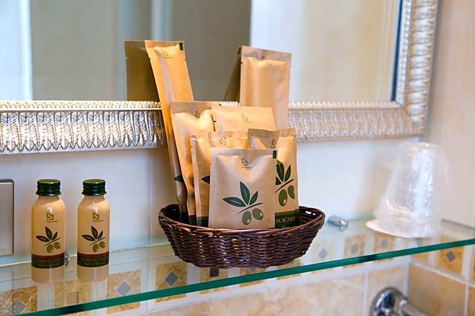 Hotel Arco Di Travertino