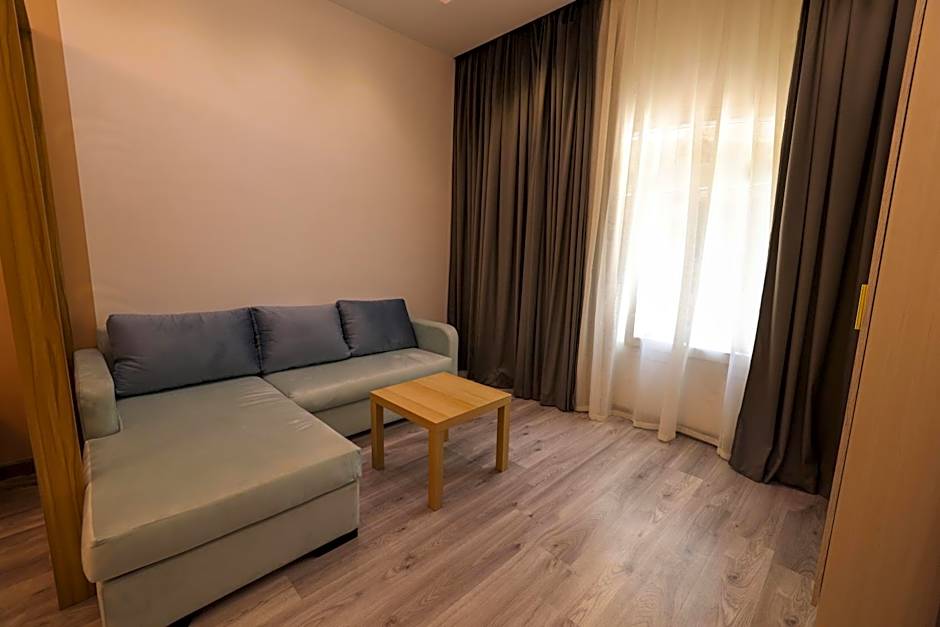 Onyx Pyramids Boutique Hotel