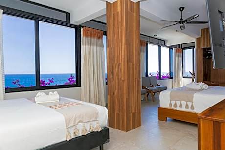 Deluxe Queen Room with Two Queen Beds