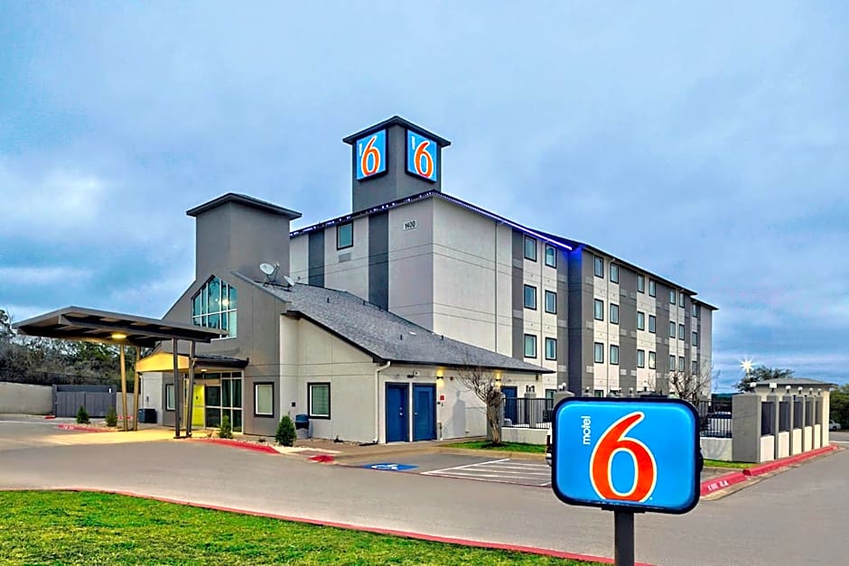 Motel 6-Marble Falls, TX