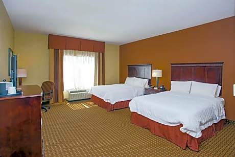 2 Queens Hearing Accessible Nonsmoking