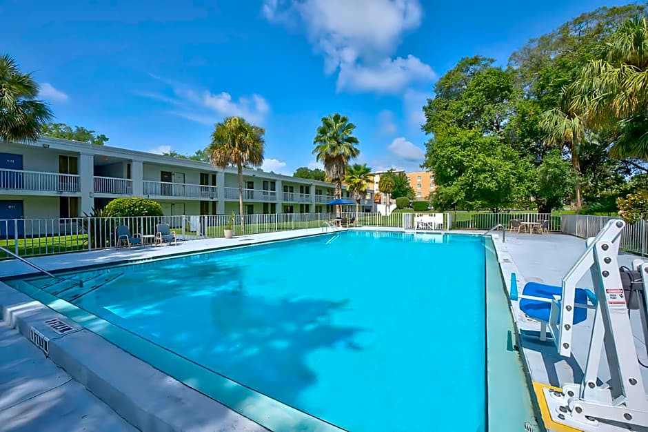 Motel 6-Gainesville, FL