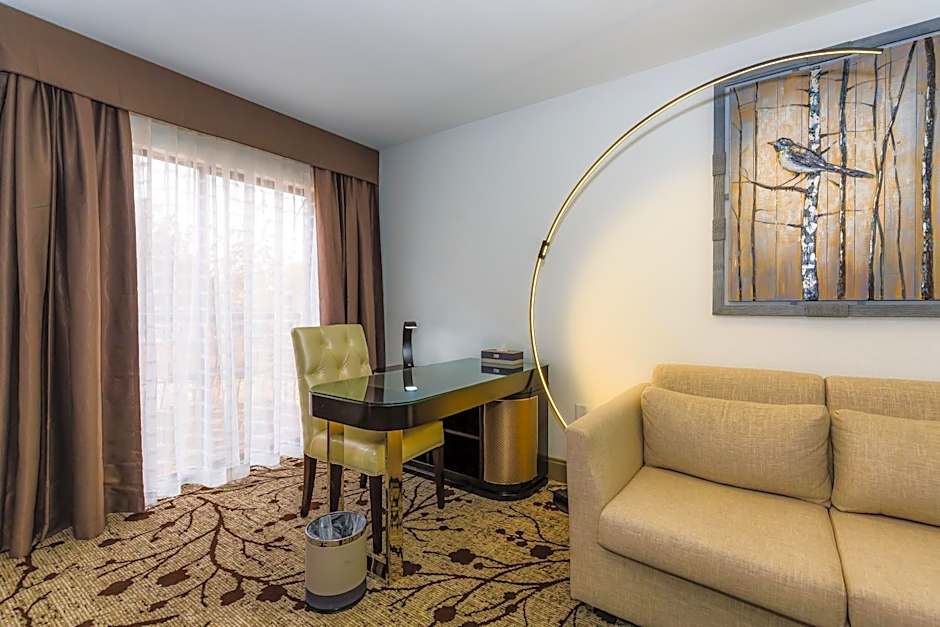 Regalia Hotel & Conference Center