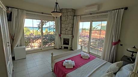 Double Room with Balcony and Sea View