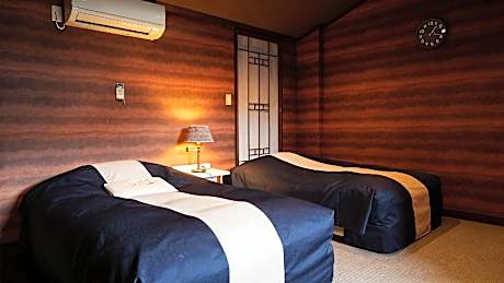 Japanese-Western Maisonette For family use or use with friends