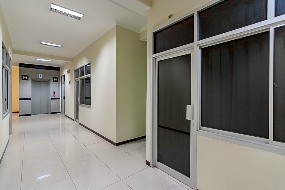 Grand Kembar Hotel Mitra RedDoorz