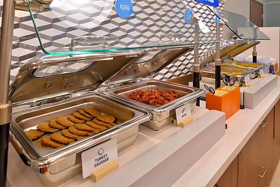 Holiday Inn Express Hotel & Suites St Charles By IHG