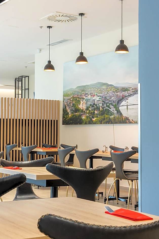 Akeah Verdi Budapest