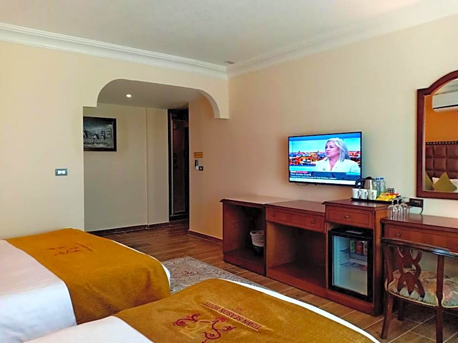 Town Season Hotel