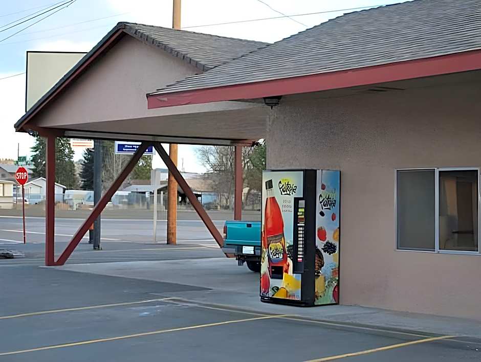 Golden Eagle Motel