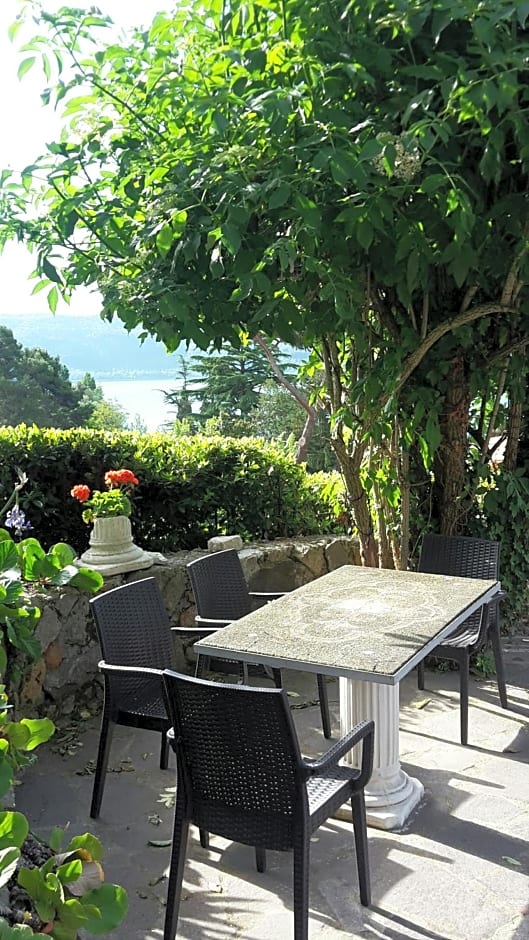 Bed&Breakfast "Fiorella" sul Lago