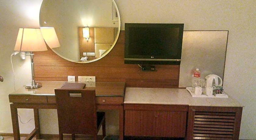 Hampshire Plaza Hotel