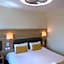 Brit Hotel Bleu Nuit