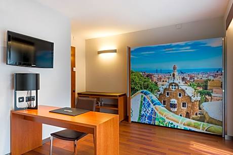 Family Premium Room (2 Adults + 2 Children)