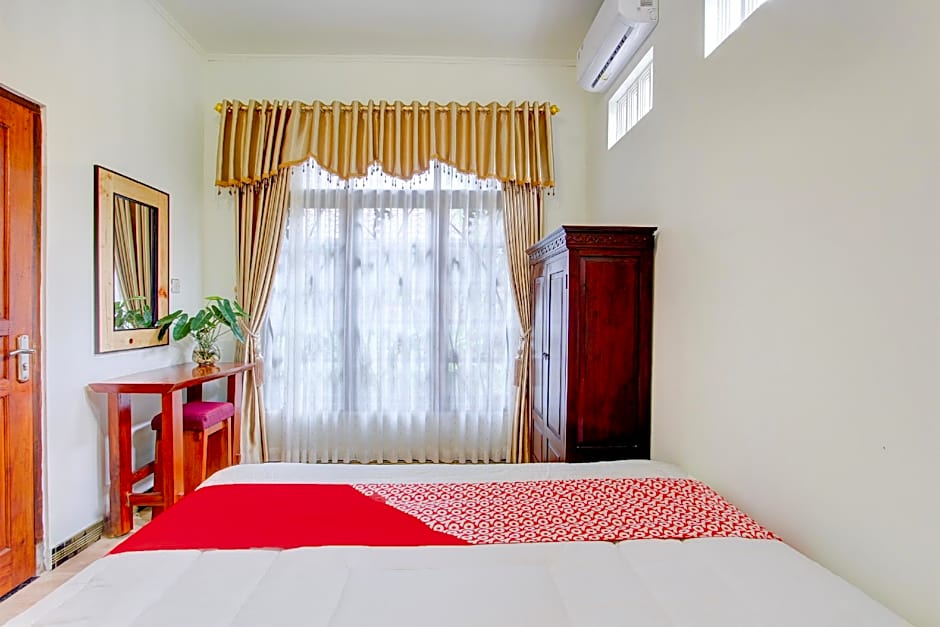 Hotel O Mbah Carik Homestay Syari'ah