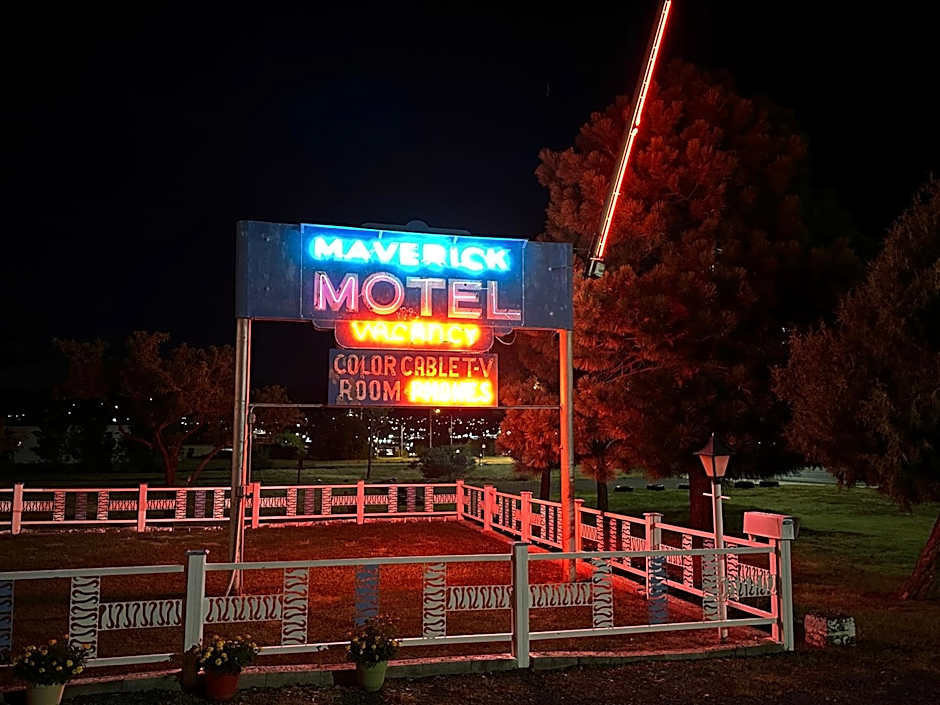 Maverick Motel