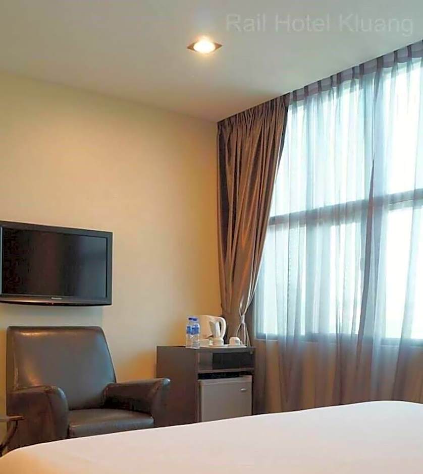 Capital O Rail Hotel