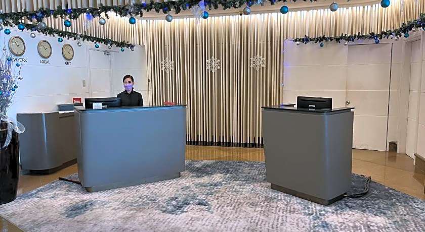 Crown Regency Suites And Residences - Mactan