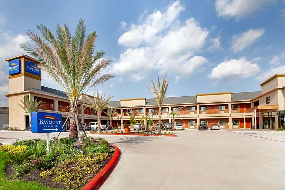 Baymont Inn & Suites Houston Hobby Airport