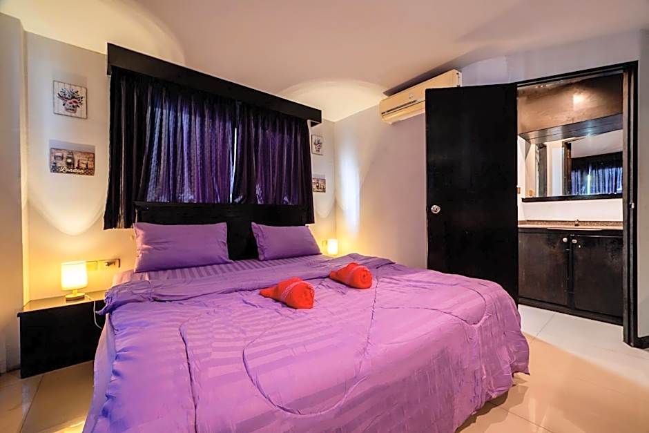 Abunawas Merry Inn at Walking Street