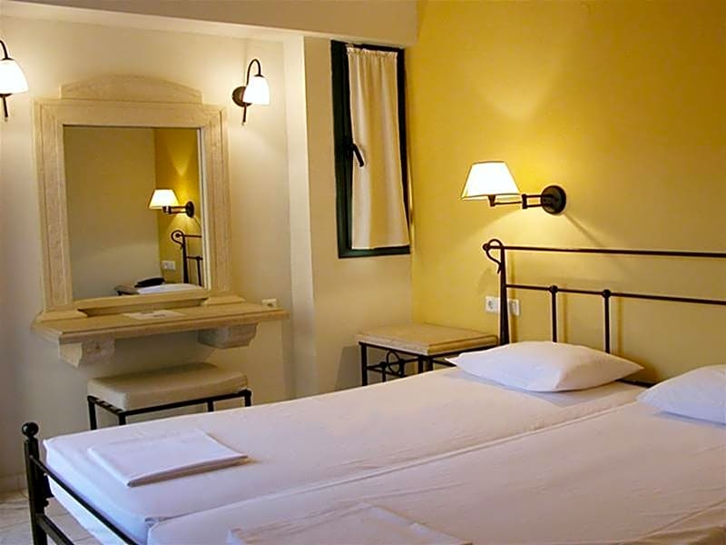 Golden Bay Boutique Hotel & Bungalows