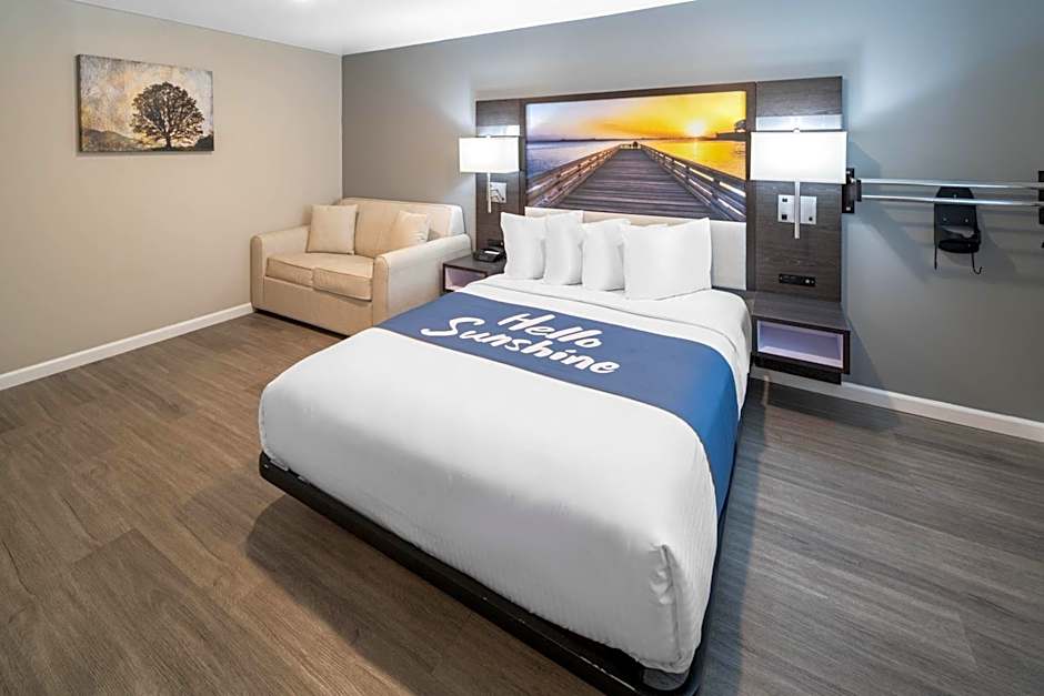 Photo 1 of 4 of Studio 1 Queen Bed Suite, Hearing/Mobility Accessible