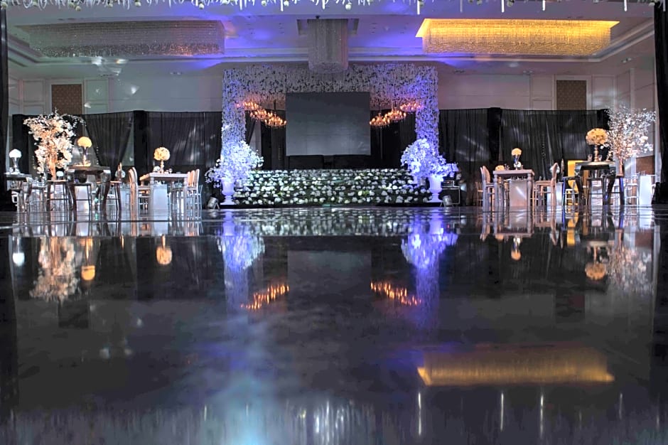 Triumph Luxury Hotel