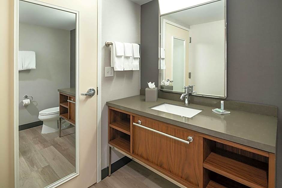 Courtyard by Marriott Providence Lincoln