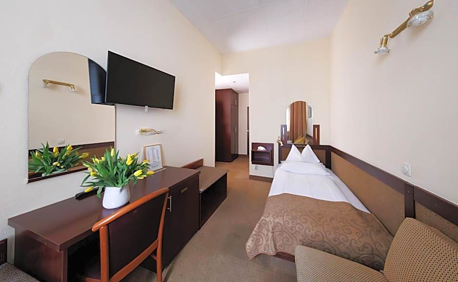 Continental Hotel-Pension