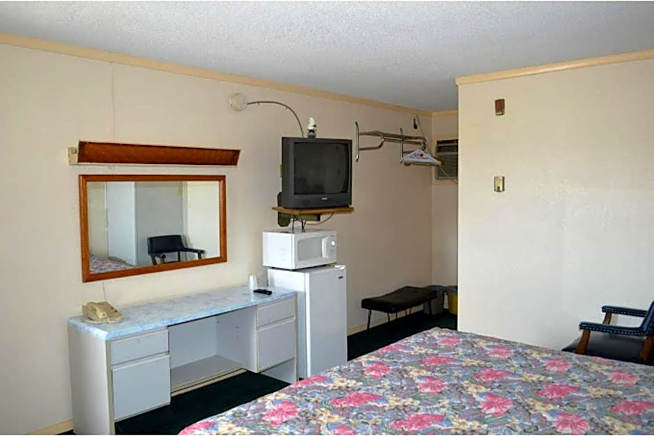 Capri Motel By OYO Elwood, Wathena