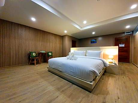 Suite with Mountain View