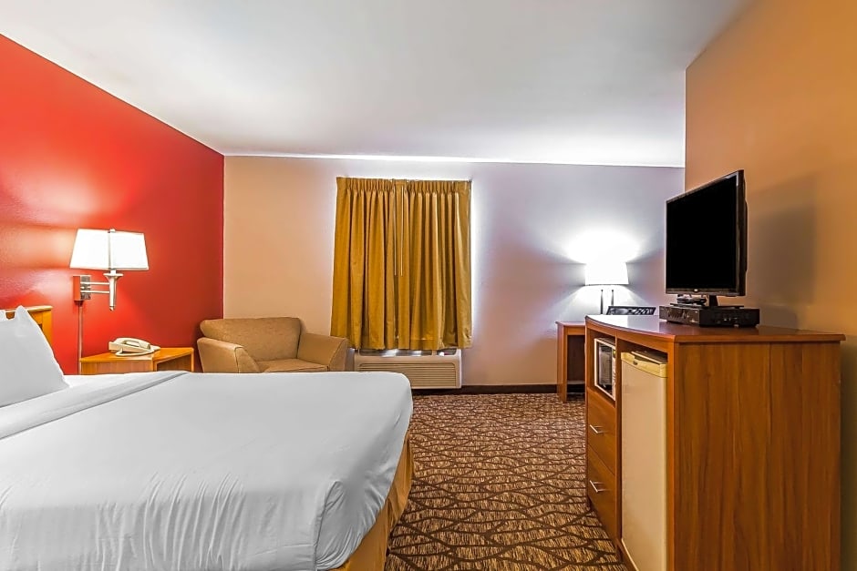 Quality Inn & Suites Chesterfield Village