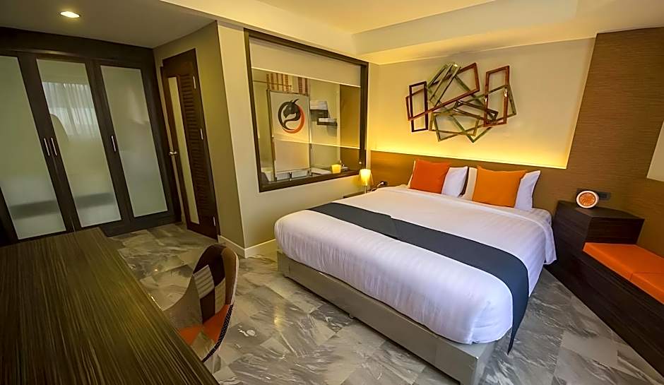 Dragon River Avenue Hotel