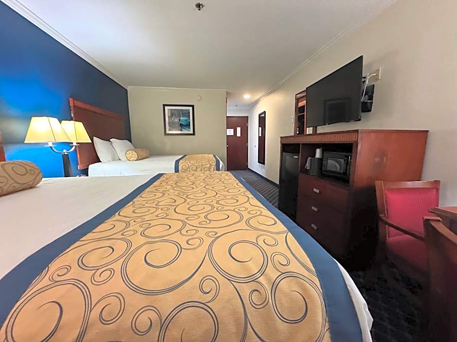 Baymont by Wyndham McComb