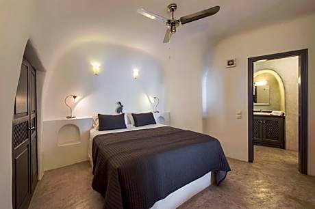 Junior Suite with Outdoor Hot Tub and Sunset View