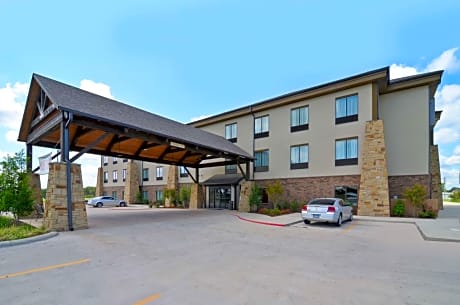 Best Western Plus Emory at Lake Fork Inn & Suites