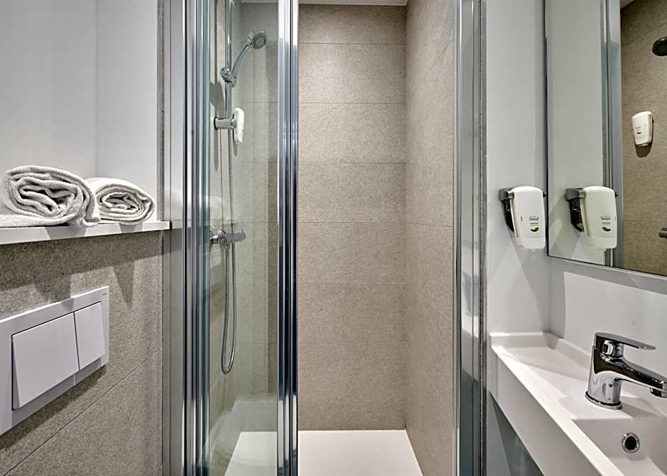 Kyriad Direct Narbonne Sud