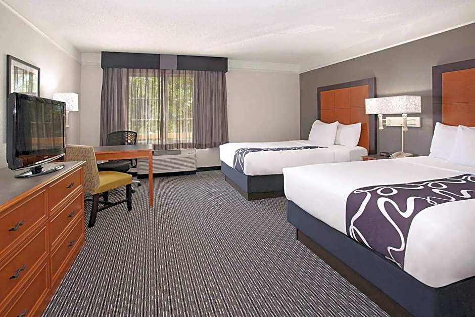 La Quinta Inn & Suites by Wyndham Pueblo