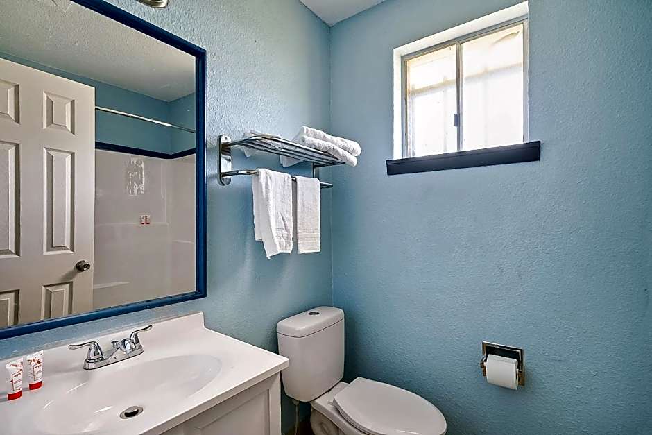 OYO Hotel Luling TX Downtown I-10/US-90