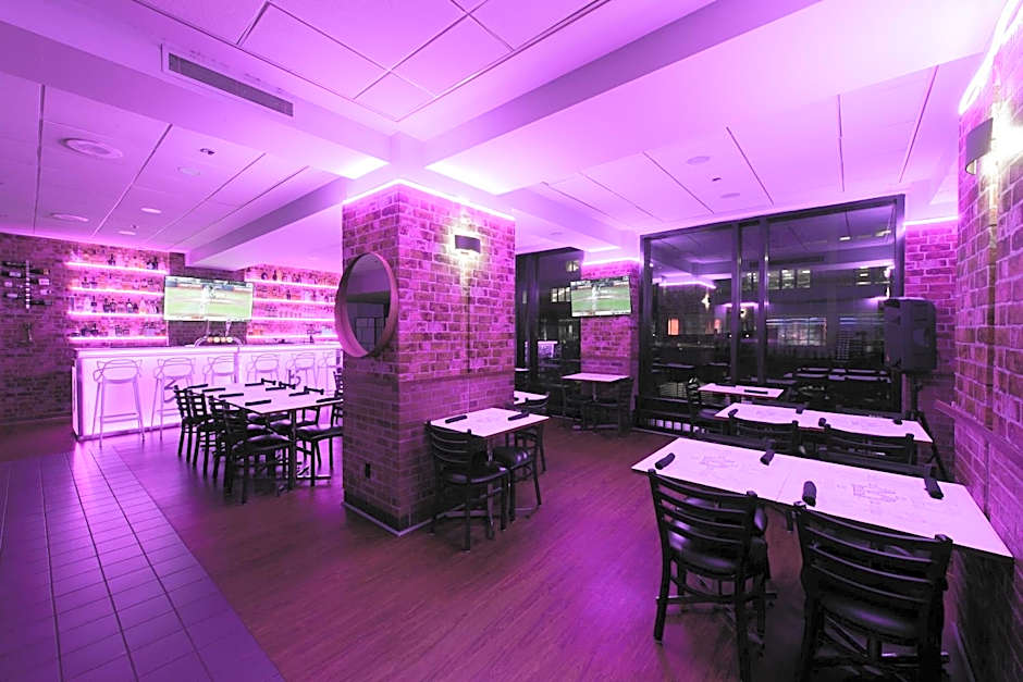 Travelodge by Wyndham Montreal Centre