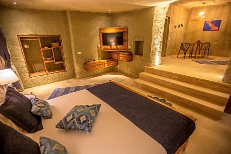 Royal Cave Suite with Private Terrace