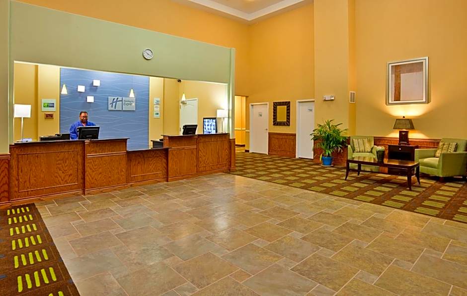 Holiday Inn Express Hotel & Suites Kansas City Sports Complex By IHG