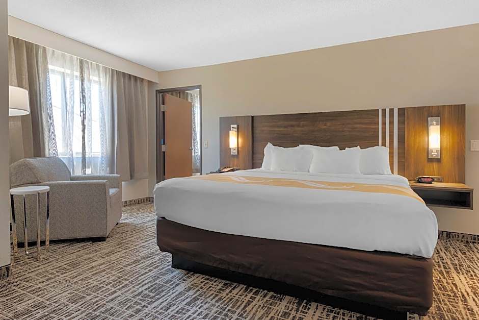 Foto 1 dari 7 — 1 King Bed Suite
