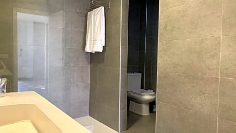 JUNIOR SUITE STANDARD 3 ADULTS