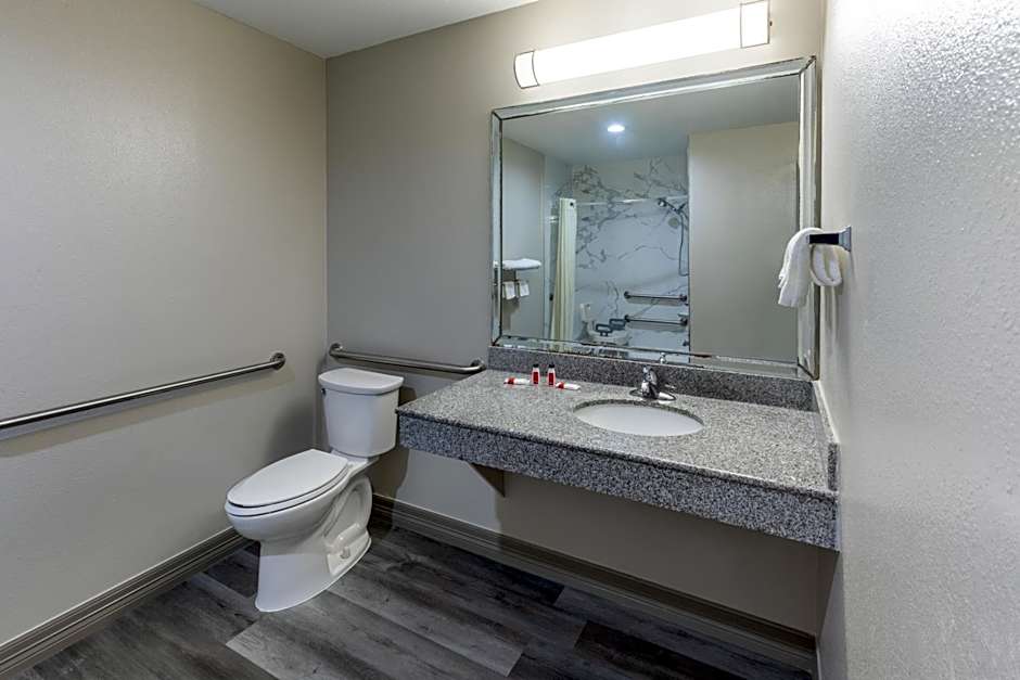 Days Inn by Wyndham Baytown TX